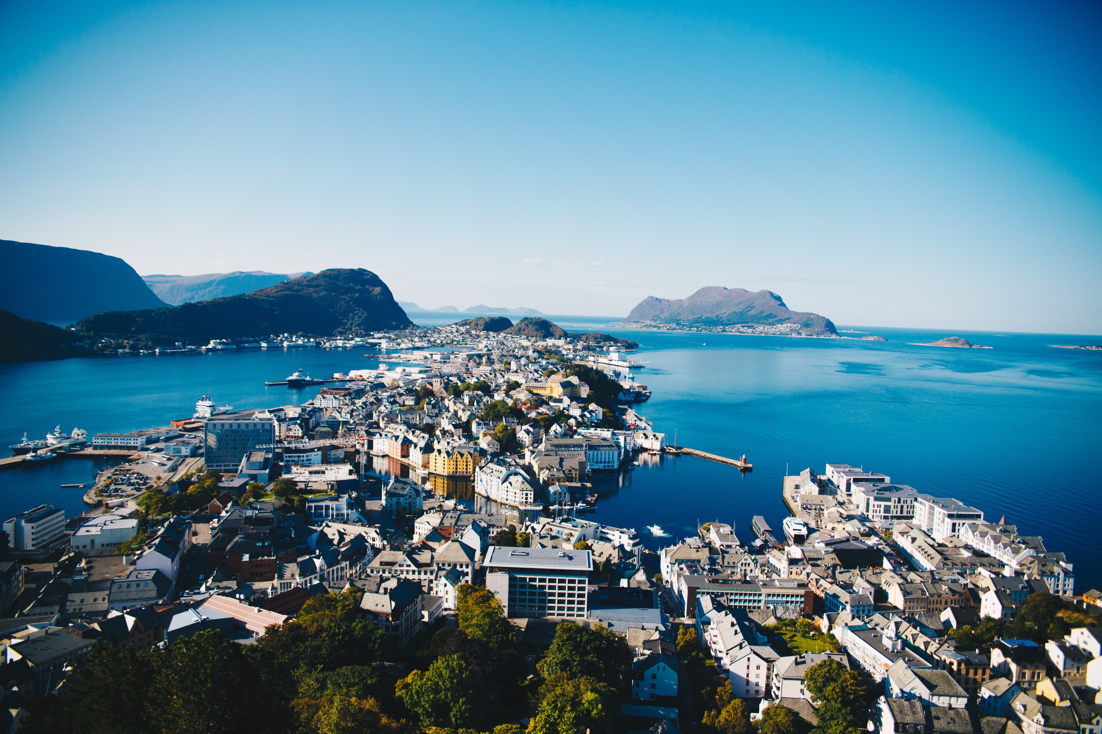 Autumn Splendours: From Lofoten to the Norwegian Fjords