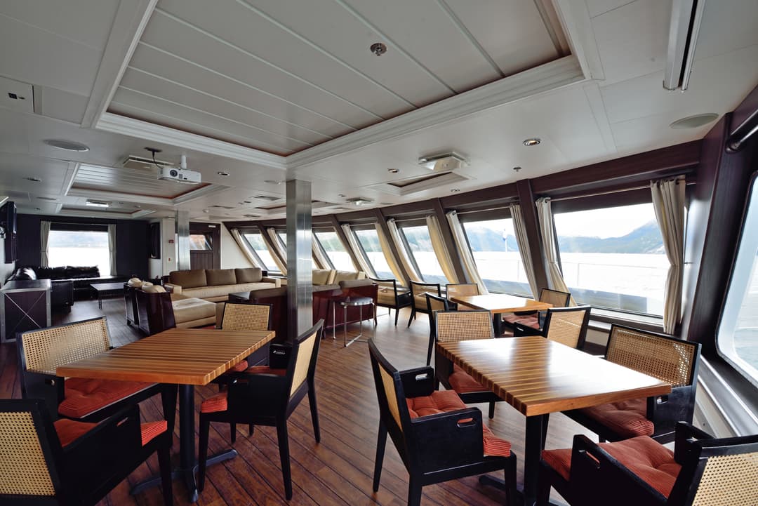 Australis Stella Australis Yamana Lounge 4