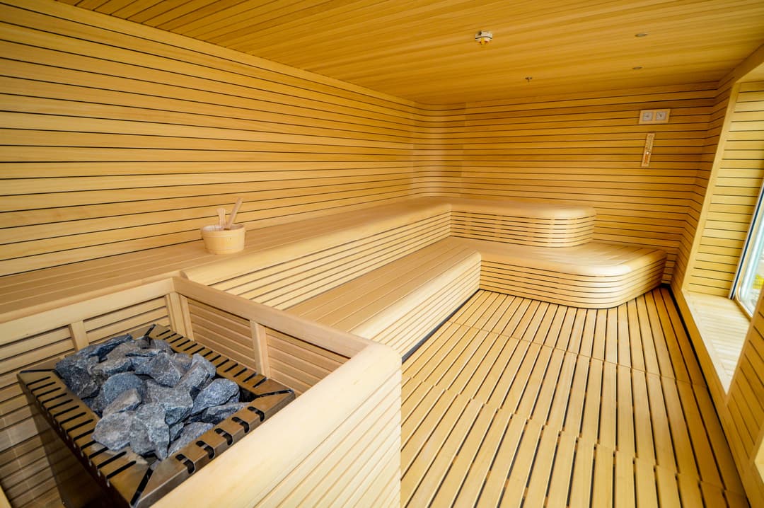 Qe Ultramarine Spa Sauna 9