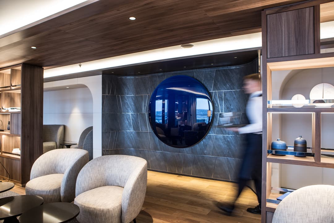 Le Commandant Charcot Main Lounge ©Ponant Gilles Trillard 2