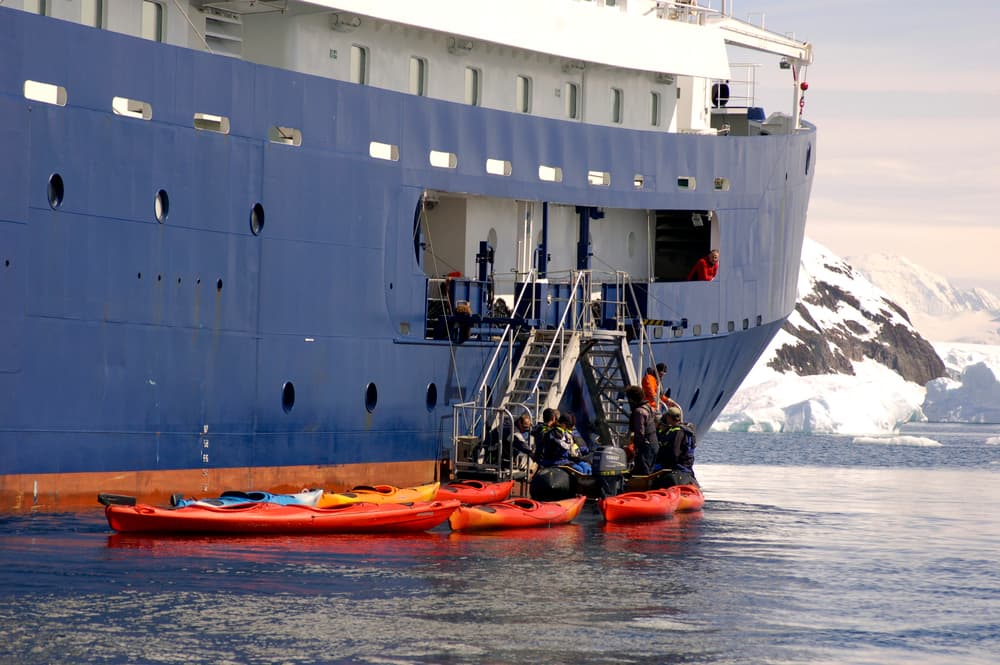 Oceanwide Expeditions Kayaking_Elke Lindner.jpeg