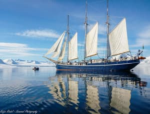 Alpine Peaks of Spitsbergen - Ski & Sail