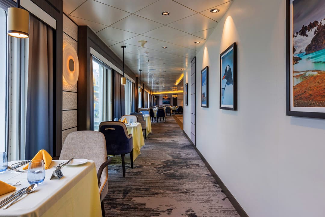 Ae Expeditions, Sylvia Earle, Dining Room, Sylvia Earle, Richard I'anson 4