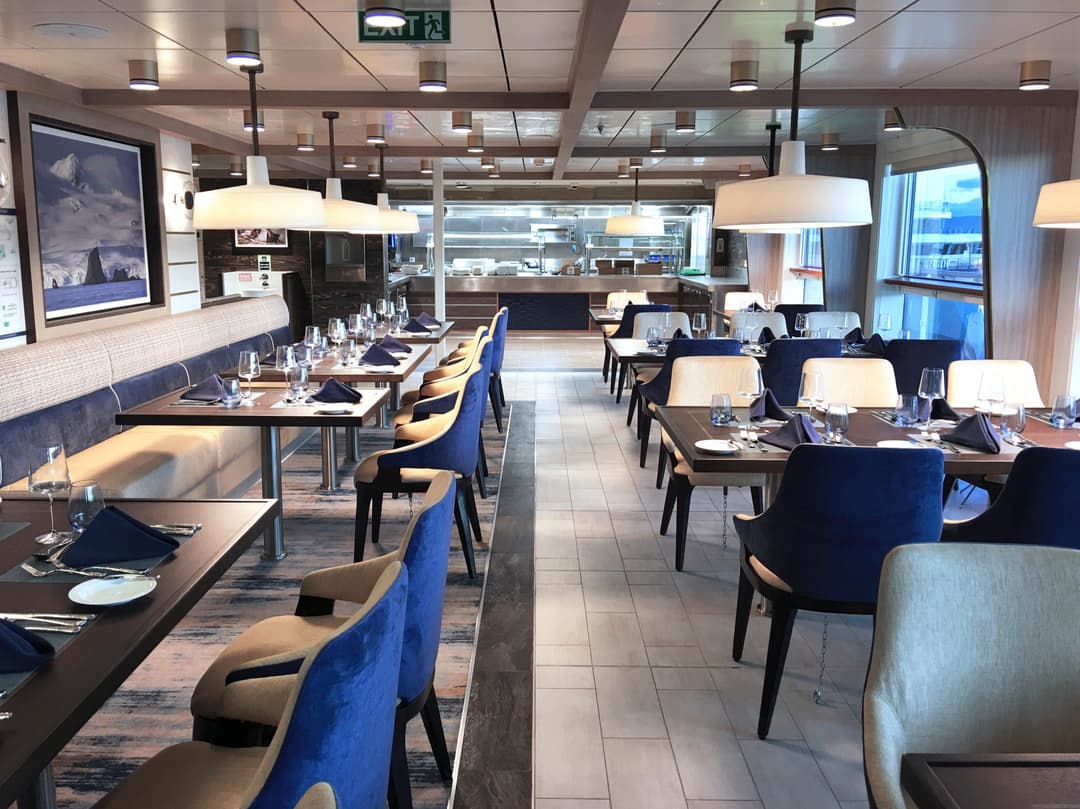 Ae Expeditions, Sylvia Earle, The Sylvia Earle, Rockhopper Restaurant Dining Room, Bartosz Stróżyński