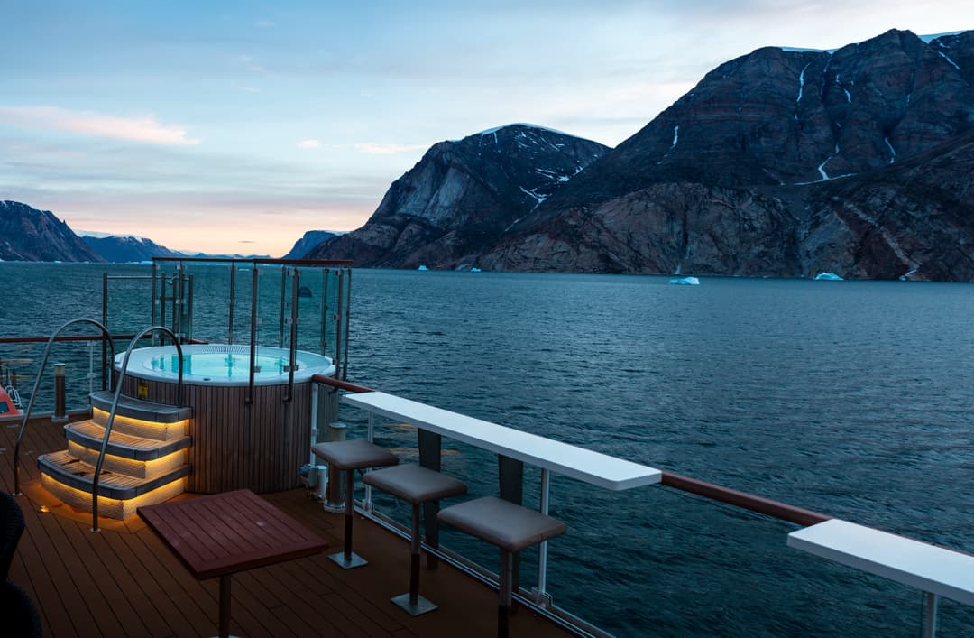 Ae Expeditions, Jacuzzi, The Greg Mortimer, Tyson Mayr 1
