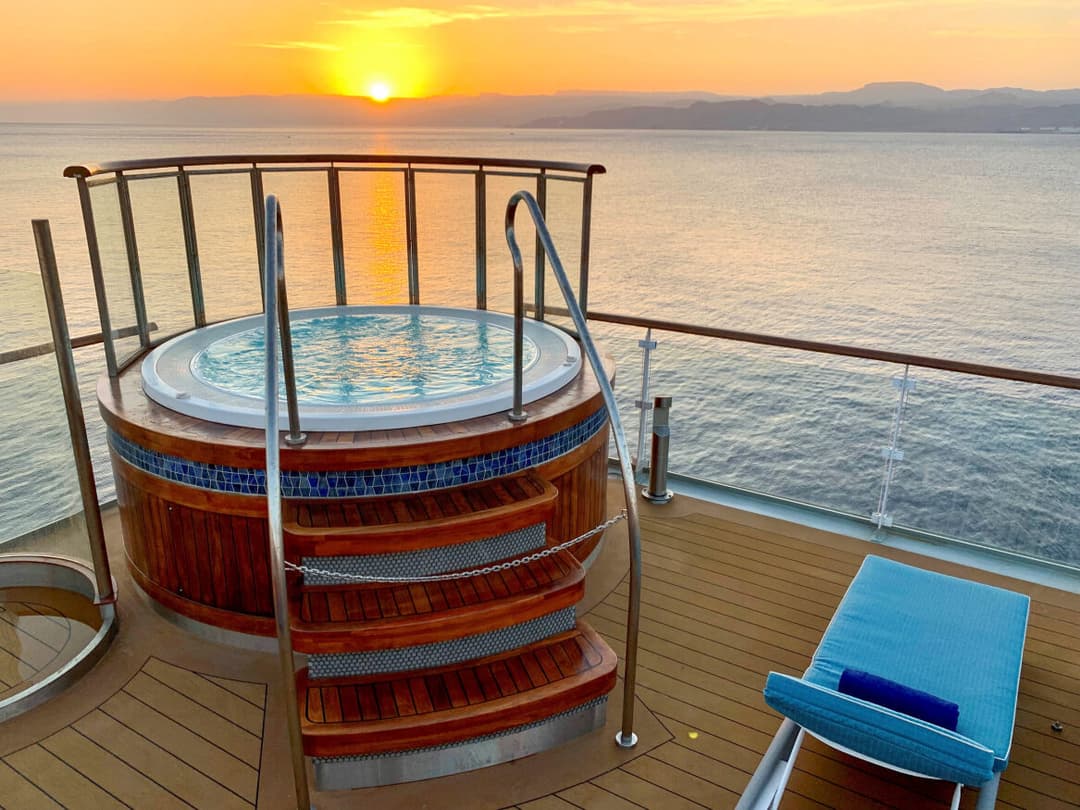 Quark Expeditions, Ocean Explorer, Jacuzzi