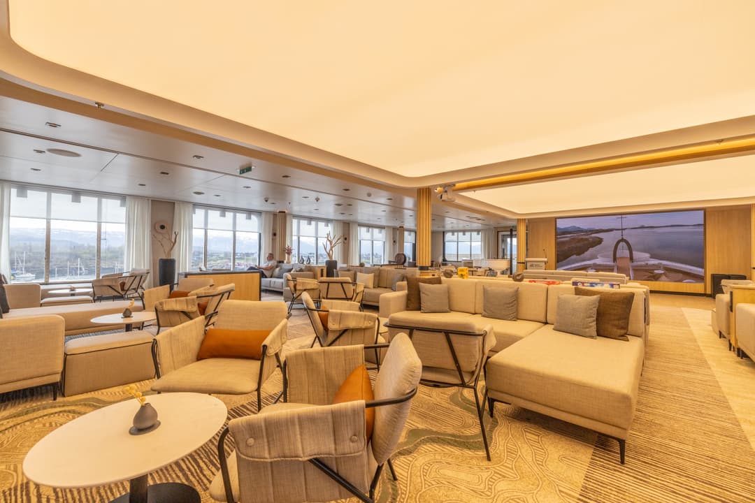 Swan Hellenic, Sh Diana, Observation Lounge 14