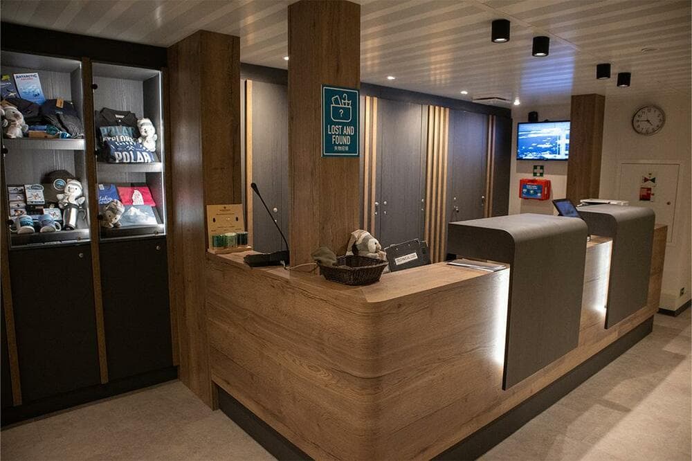 Oceanwide Ortelius - Reception 4, © Alexandra den Dikken - Oceanwide Expeditions.jpg