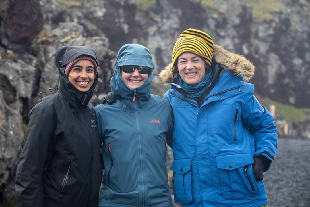 Ng Le Visiting Scientists Dr. Meghana Ranganathan, Dr. Bramwell Williams And Sara Plowman ©Lindblad Expeditions Nancy Ostertag