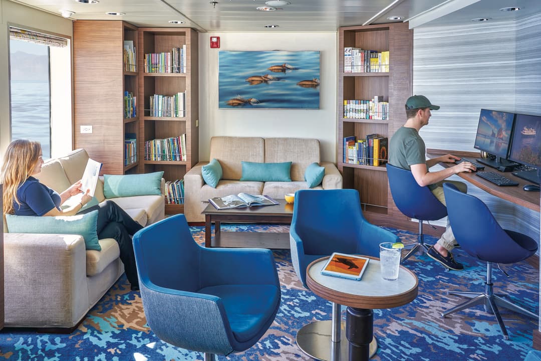 Ng Le Ng Venture Quest Library ©Lindblad Expeditions Marco Ricca