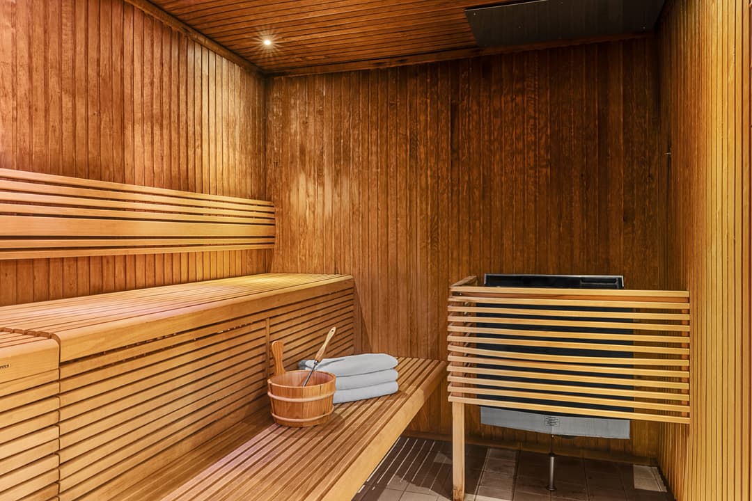 Ng Le Ng Explorer Sauna ©Lindblad Expeditions Douglas Scaletta