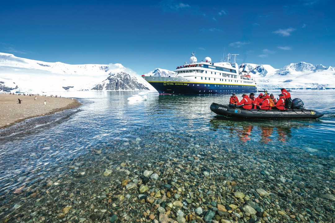 Ng Le Ng Orion Zodiac ©Lindblad Expeditions Ralph Lee Hopkins 5
