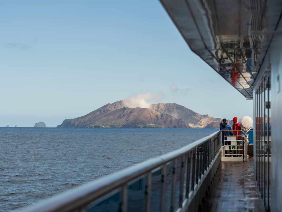 Ng Le Ng Orion Observation Point ©Lindblad Expeditions Nancy Ostertag 0