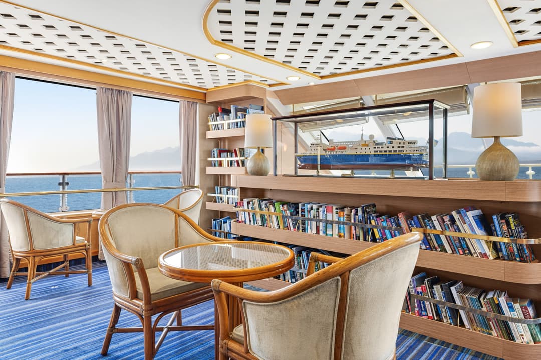 Ng Le Ng Orion Observation Lounge And Library ©Lindblad Expeditions Douglas Scaletta 0