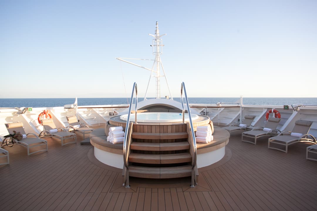 Seabourn Encore Bow Whirlpool 2