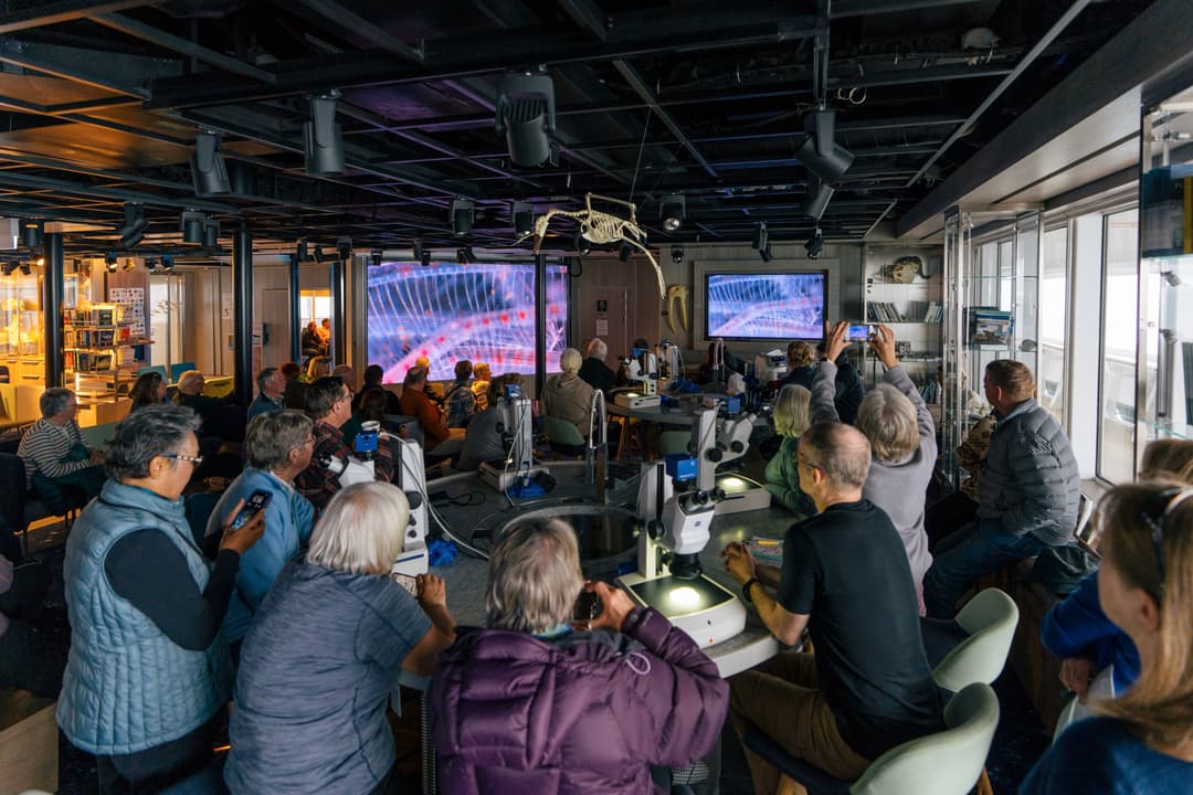 Hx Hurtigruten Expeditions, Ms Roald Amundsen, Science Center 9 ©Kay Fochtmann