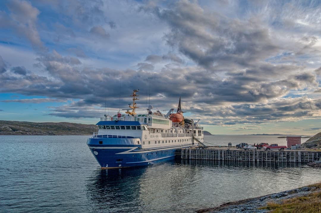 Adventure Canada Ocean Nova Excursions ©Dennis Minty