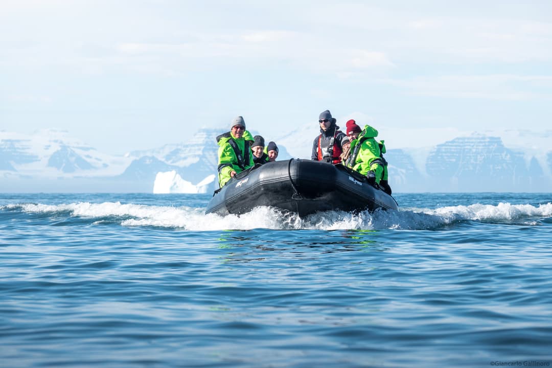 Aov Arctic Ittoqqortoormiit Zodiac