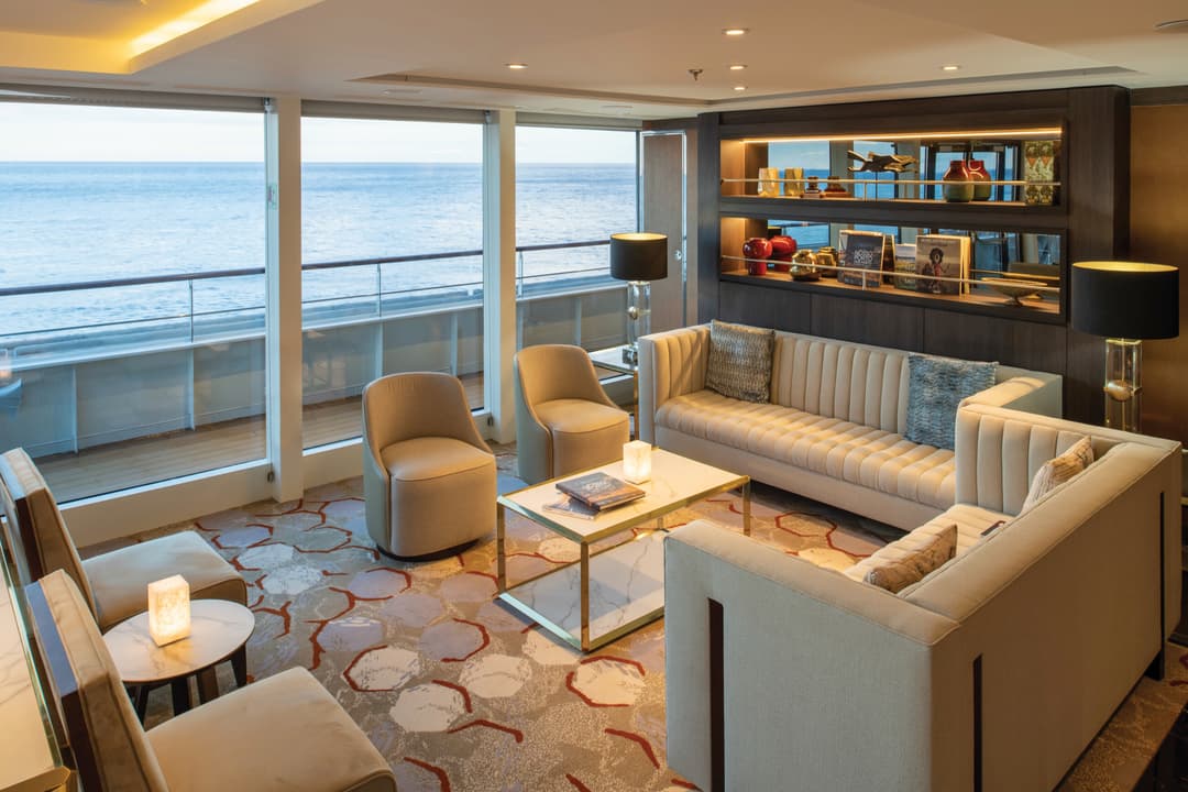 Aov World Voyager Observation Lounge 2