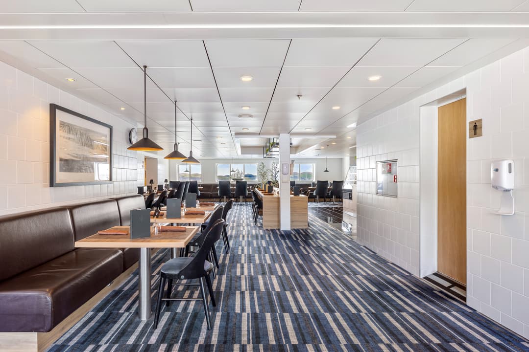 Hx Hurtigruten Expeditions, Ms Spitsbergen, Brygga Bistro 1