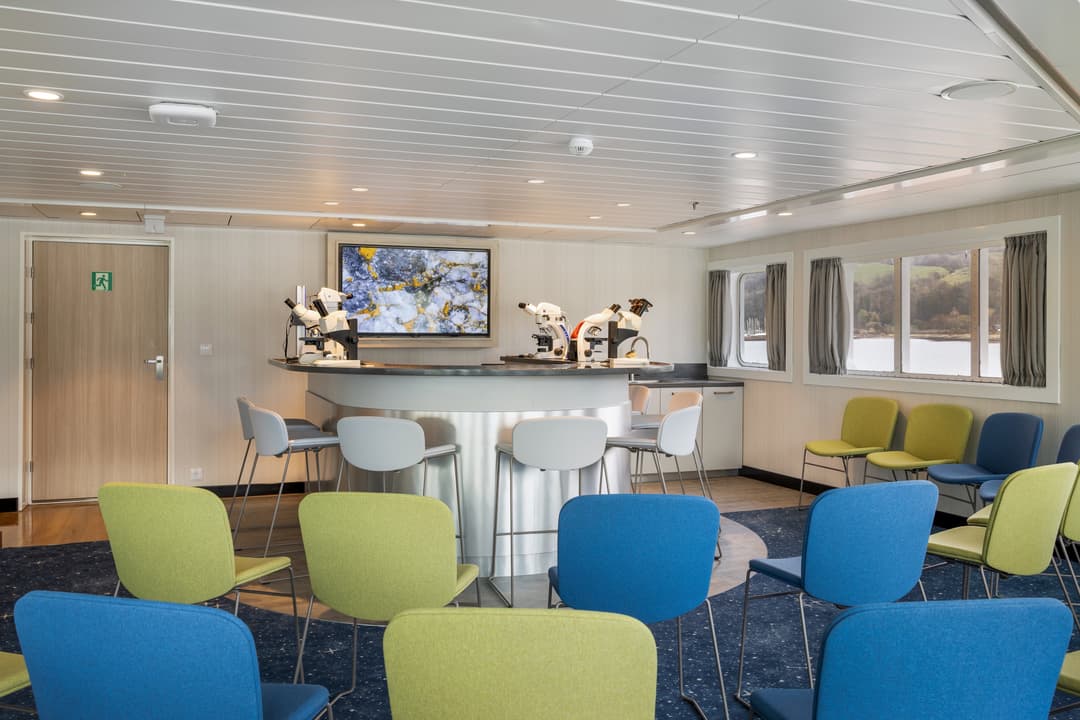 Hx Hurtigruten Expedition, Ms Spitsbergen, Science Centre 1