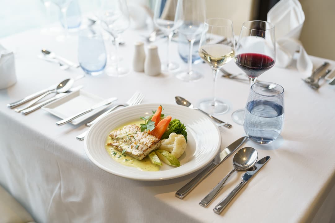 Quark Expeditions, Ocean Explorer Main Dining Room 14 ©Quark Expeditions