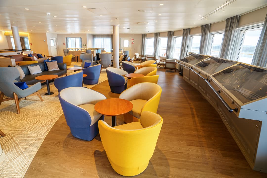 Quark Expeditions, Ultramarine Panorama Lounge And Bar 4 ©Quark Expeditions