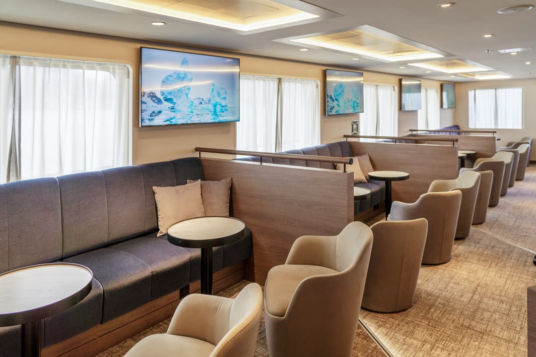 Quark Expeditions, Ultramarine Ambassador Theater 8 ©Quark Expeditions