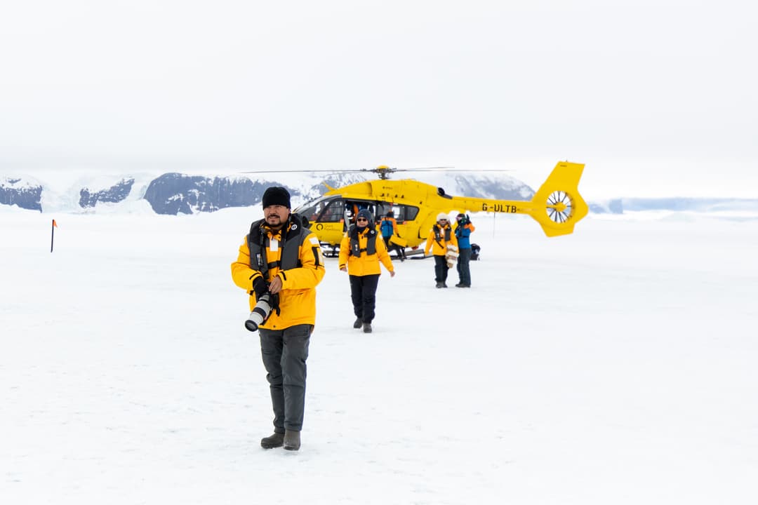 Quark Expedtions, Helicopter Landing On Snow 2 ©Michelle Sole