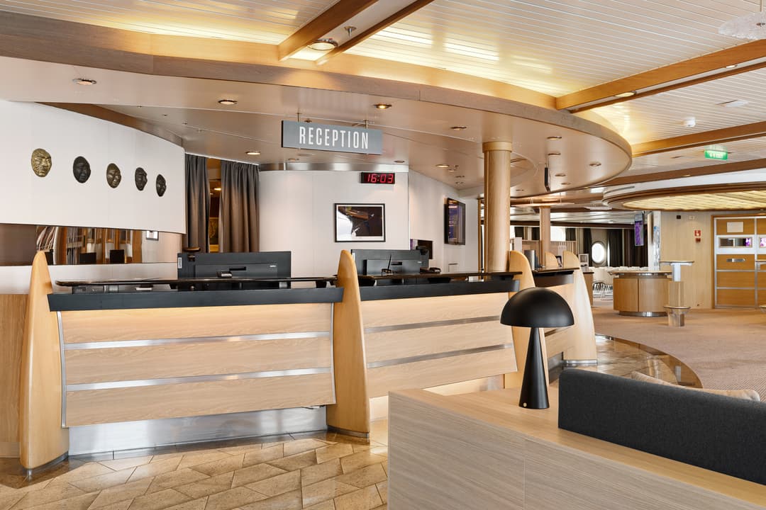 Hx Hurtigruten Expeditions Ms Fram Reception 5 ©Espen Mills