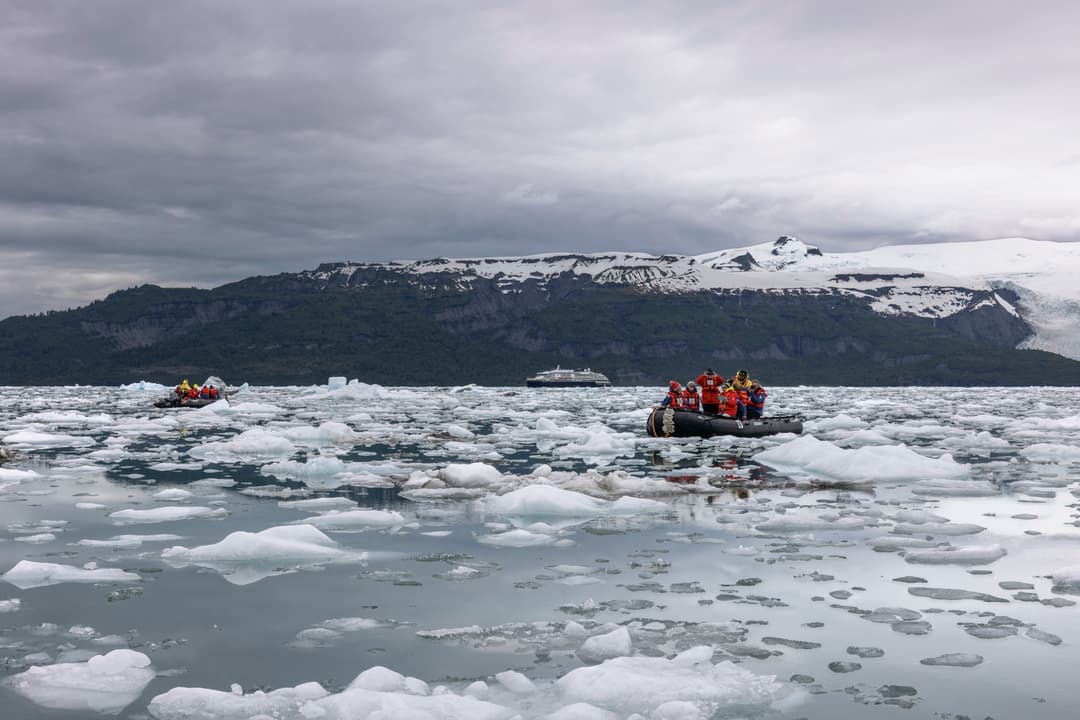 Hx Hurtigruten Expeditions Ms Roald Amundsen Zodiac 3 ©Oscar Farerra & Hx