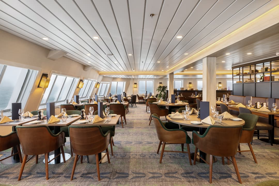 Hx Hurtigruten Expeditions Ms Spitsbergen Aune Restaurant 2 ©Espen Mills