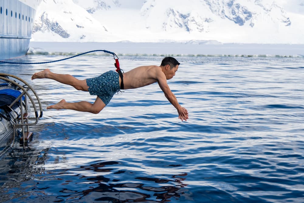 Polar Latitudes Expeditions Polar Plunge 4.jpg