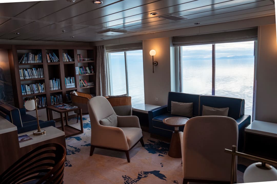 National Geographic Lindblad Expeditions Greg Mortimer Library & Multimedia Centre ©Ae Expeditions 2