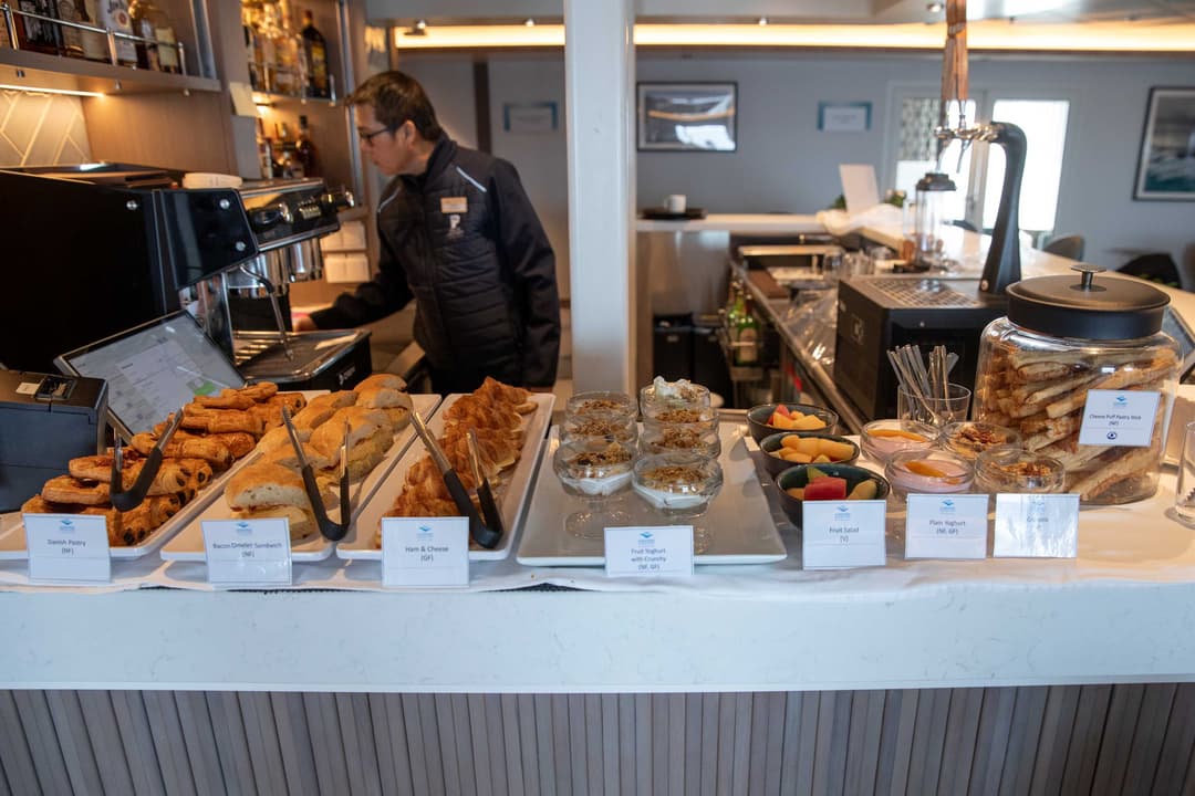 Polar Latitudes Expeditions Ocean Albatros & Ocean Victory Grab & Go ©Polar Latitudes Expeditions