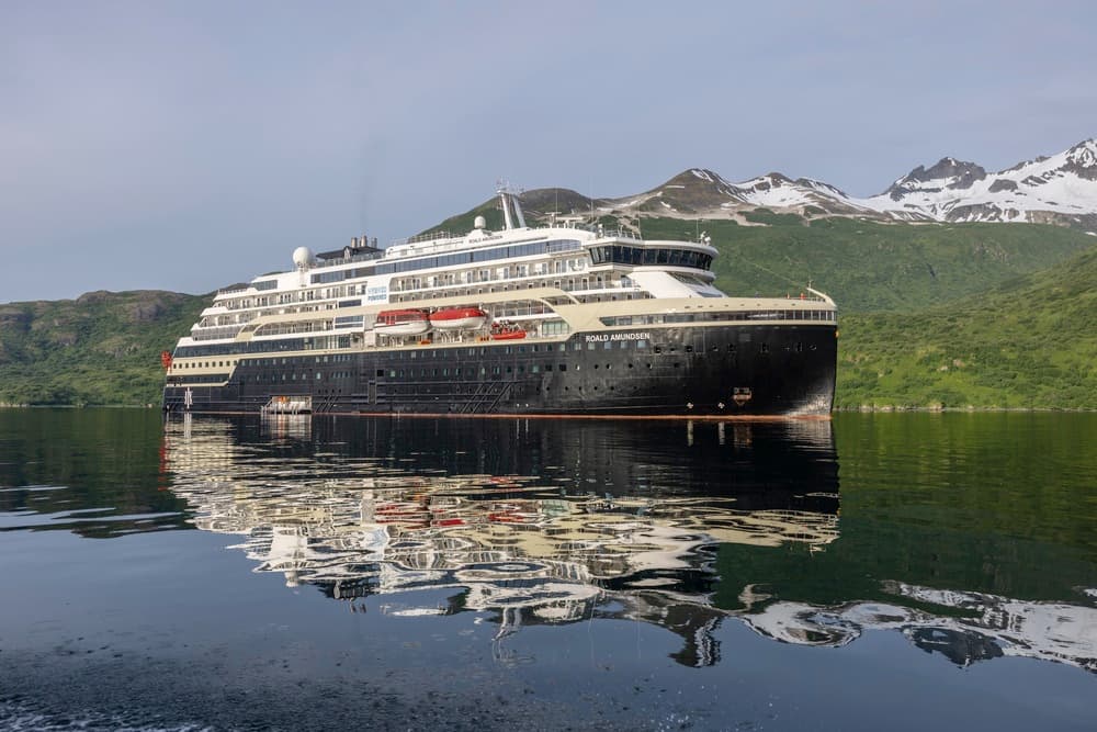 Antarctic Circle Expedition