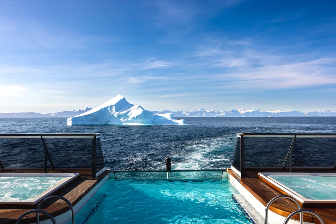 Seabourn Venture Infinity Pool ©Scott Martin