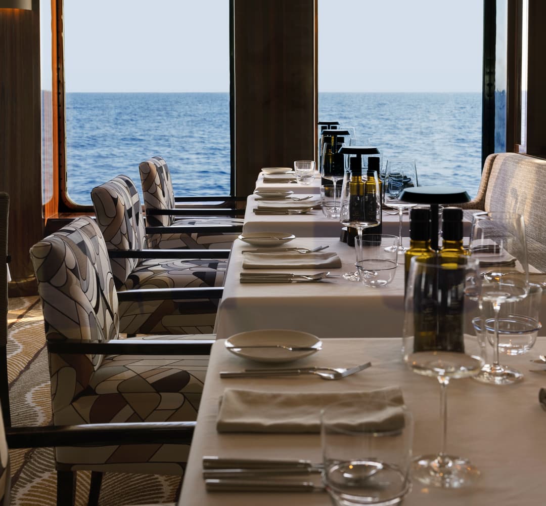 Atlas Ocean Voyages World Navigator Porto Restaurant ©Atlas Ocean Voyages
