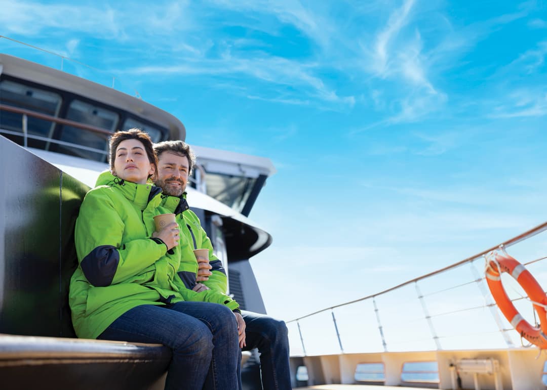 Atlas Ocean Voyages World Traveller Waters Edge Lifestyle 2 ©Atlas Ocean Voyages