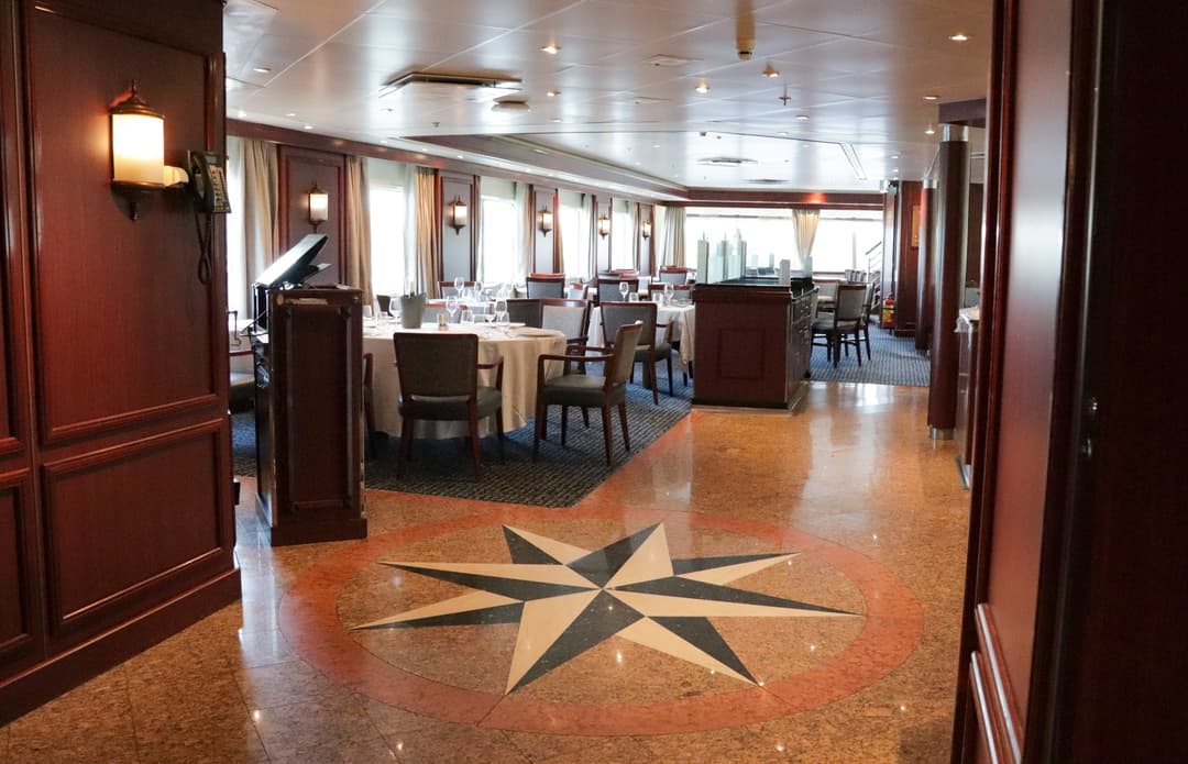 Polar Latitudes Expeditions Mv Discoverer Restaurant 5