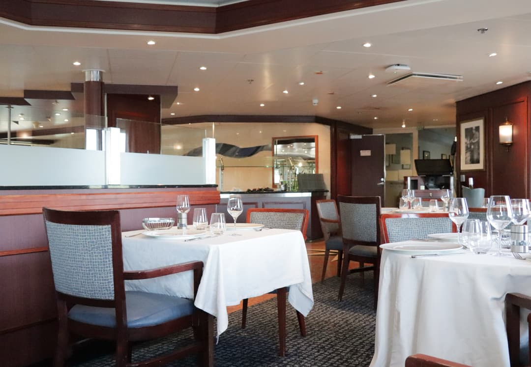 Polar Latitudes Expeditions Mv Discoverer Restaurant 3