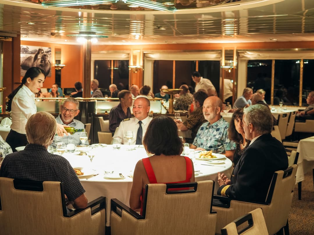 Heritage Expeditions Heritage Adventurer Dining Room Lifetsyle ©D.Brown