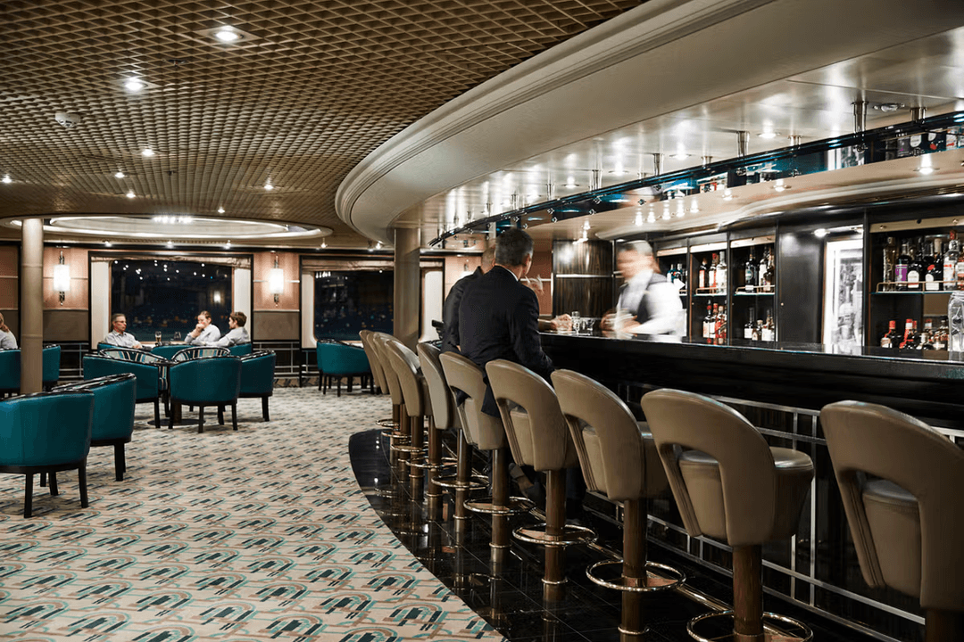 Silversea Cruises Silver Cloud Dolce Vita 1 ©Silversea Cruises Ltd