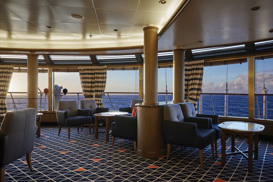 Silversea Cruises Silver Wind Observation Library 2 ©Silversea Cruises Ltd