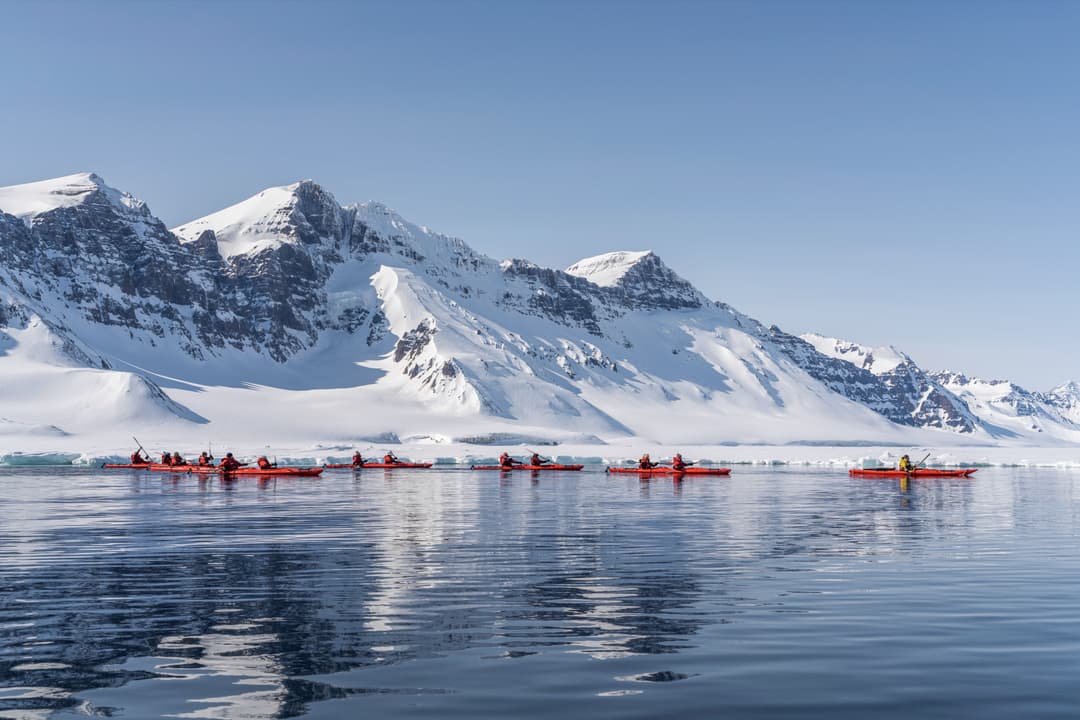 Ponant Explorations Kayaking In Greenland ©Studio Ponant Ophelie Bleunven