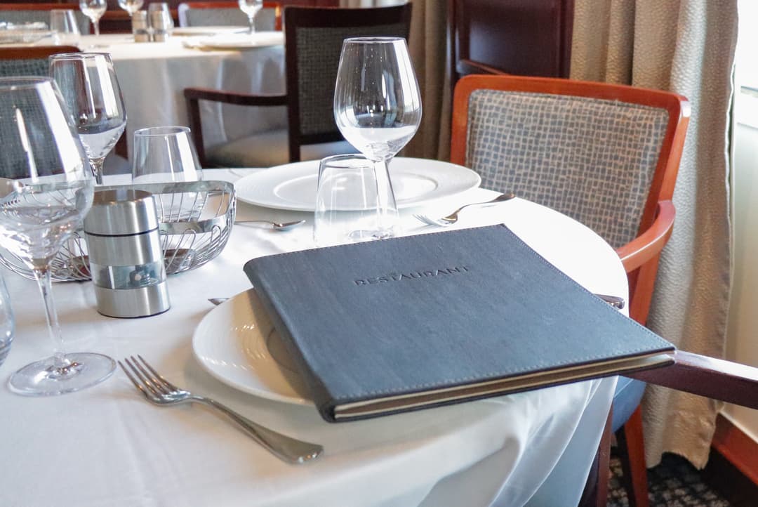 Polar Latitudes Expeditions Mv Discoverer Restaurant 1