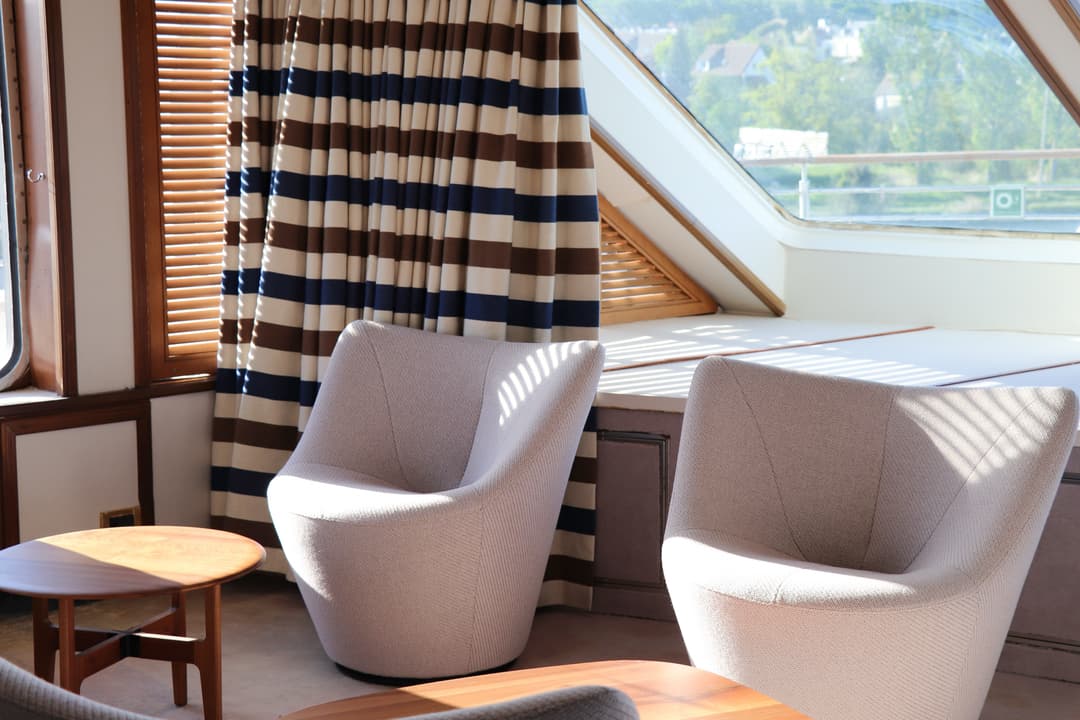 Polar Latitudes Expeditions Mv Discoverer Observation Lounge 2