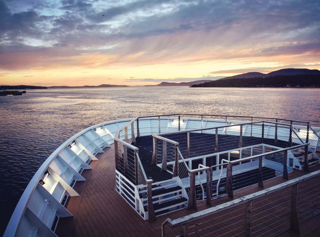 Ng Le Ng Venture Viewing Platform Exterior ©Marc Cappelletti & Lindblad Expeditions