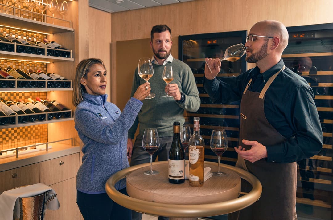 Ng Le Ng Endurance Two Seven Zero Wine Tasting ©Oivind Haug & Lindblad Expeditions