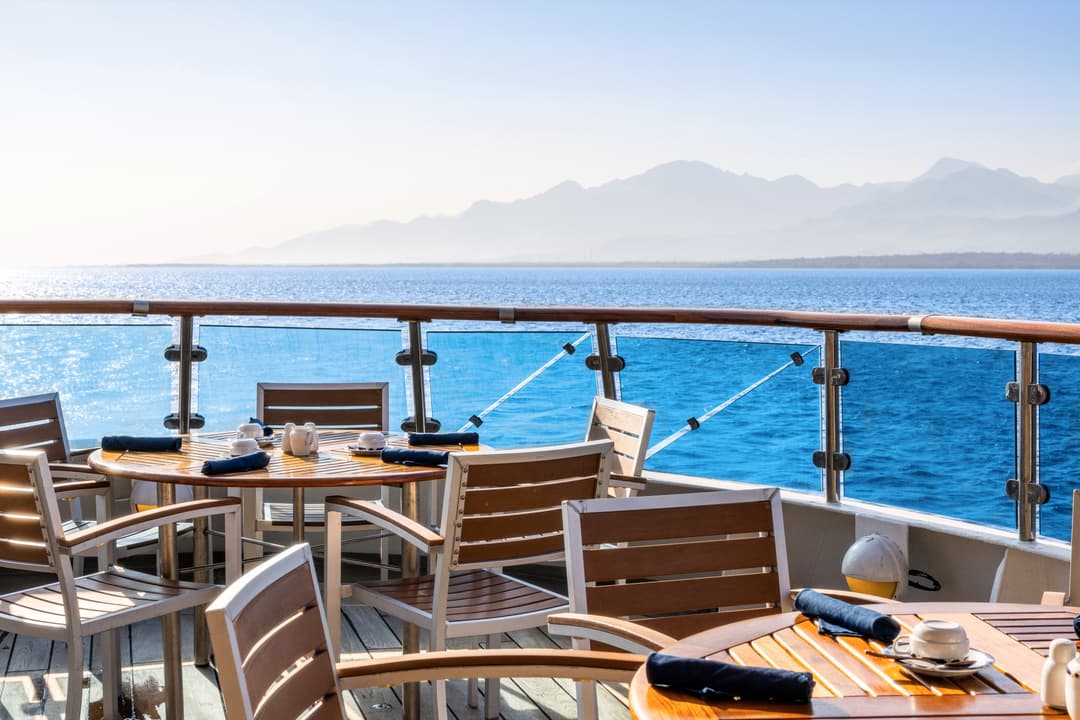Ng Lindblad Expeditions National Geographic Orion Outdoor Dining 3